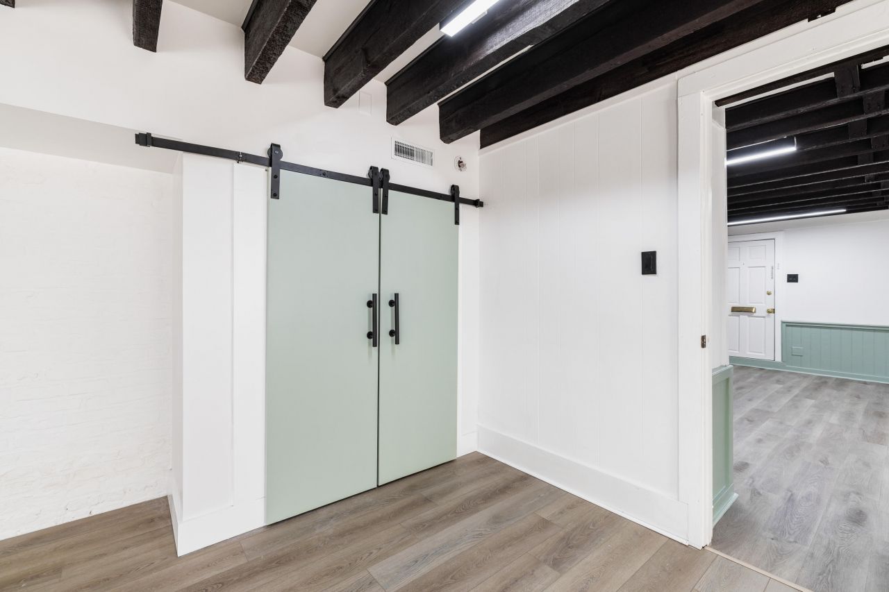 128 Wentworth Street Photo 20