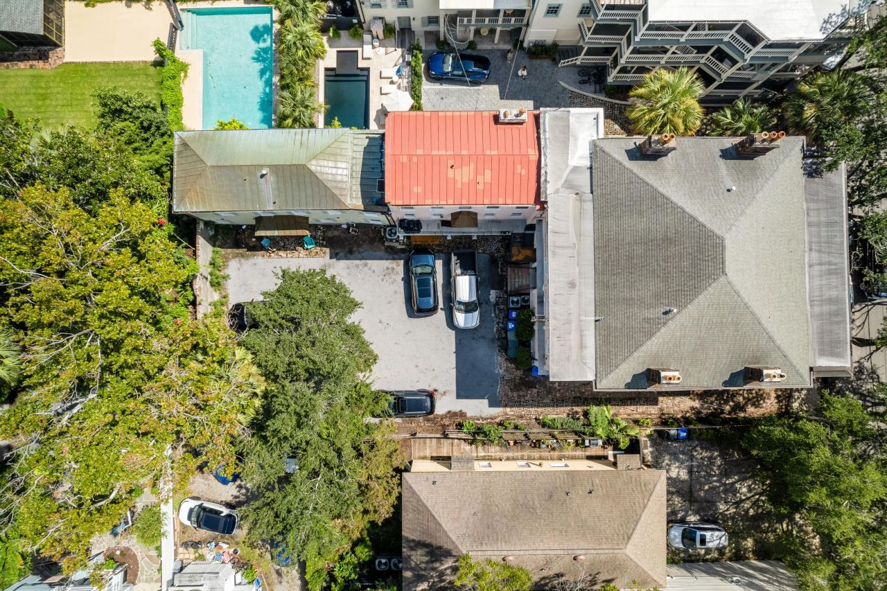 128 Wentworth Street Photo 9