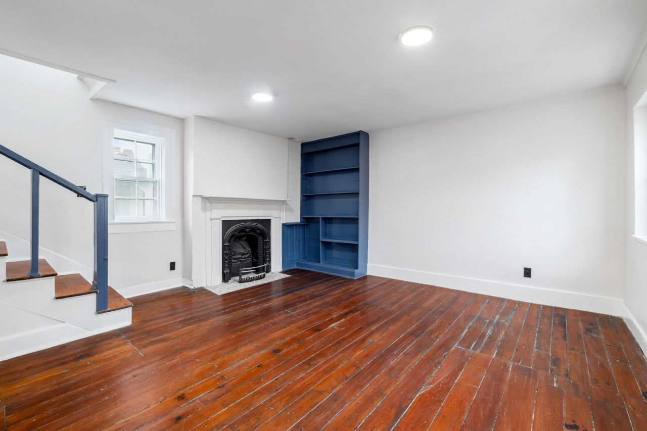 128 Wentworth Street Photo 10