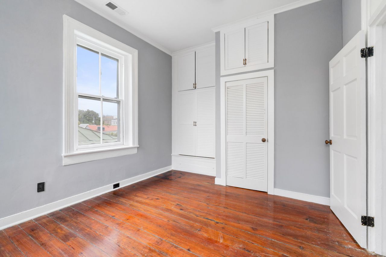 128 Wentworth Street Photo 11