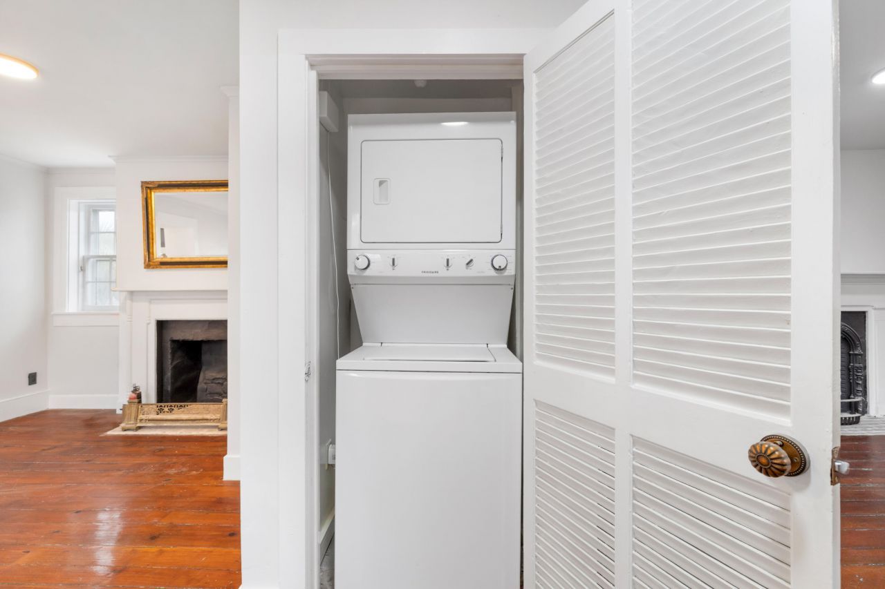 128 Wentworth Street Photo 14