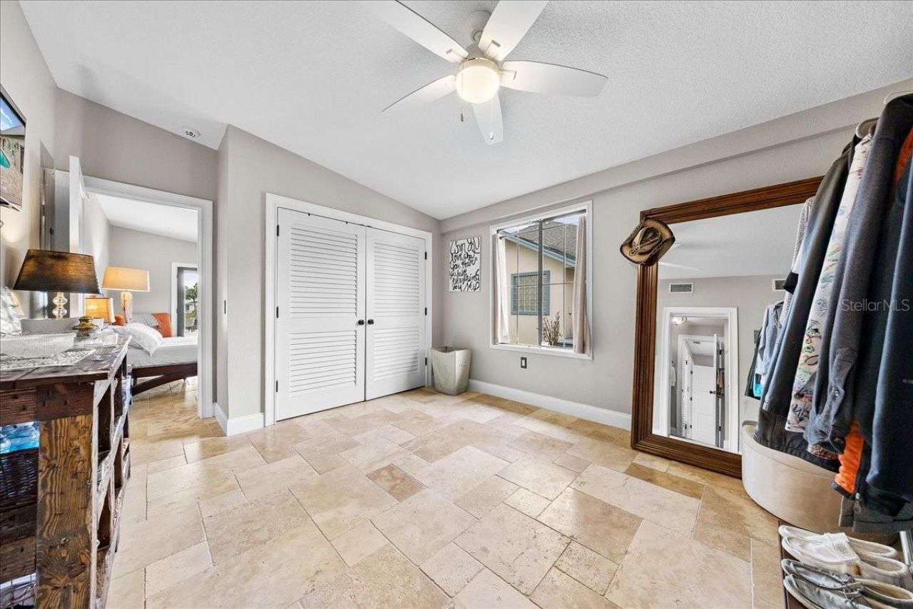 452 SE Paradise Point Road, Crystal River, FL 34429 Photo