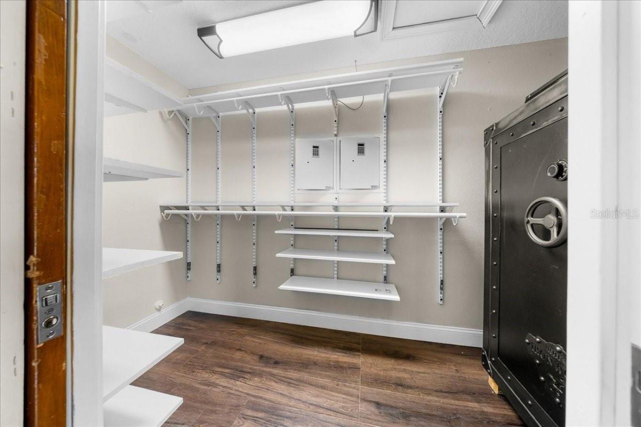 452 SE Paradise Point Road, Crystal River, FL 34429 Photo