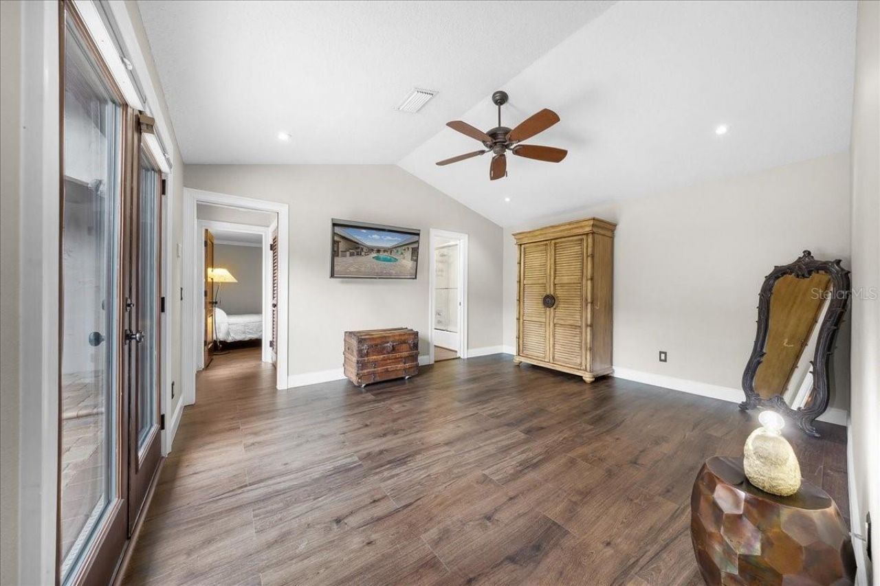 452 SE Paradise Point Road, Crystal River, FL 34429 Photo