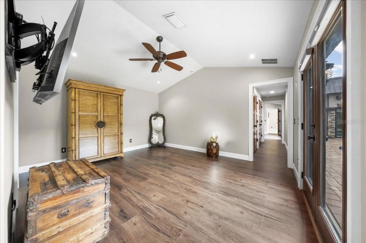 452 SE Paradise Point Road, Crystal River, FL 34429 Photo