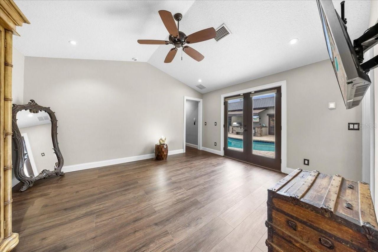 452 SE Paradise Point Road, Crystal River, FL 34429 Photo