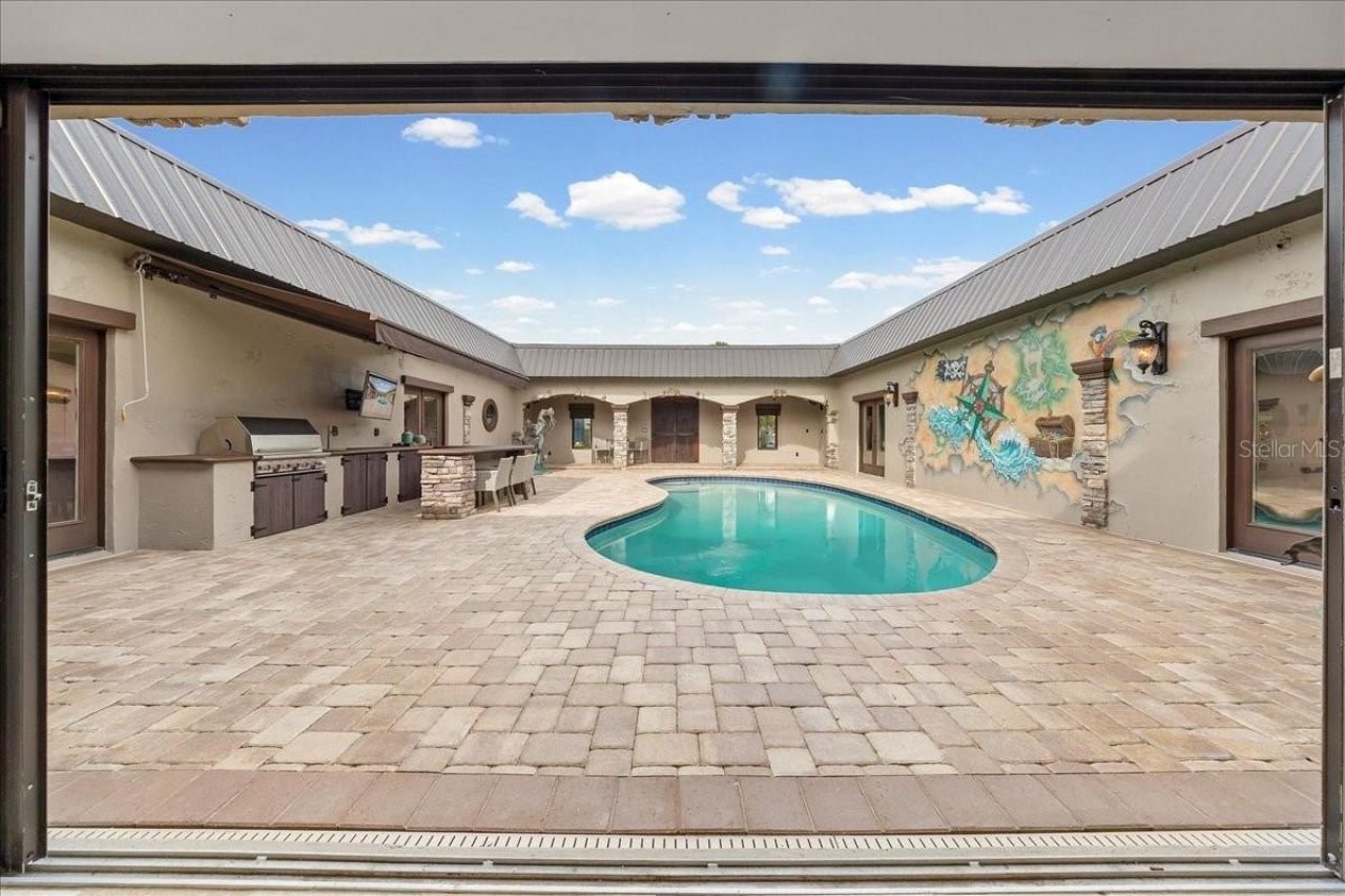 452 SE Paradise Point Road, Crystal River, FL 34429 Photo