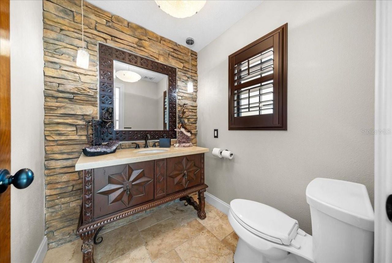 452 SE Paradise Point Road, Crystal River, FL 34429 Photo