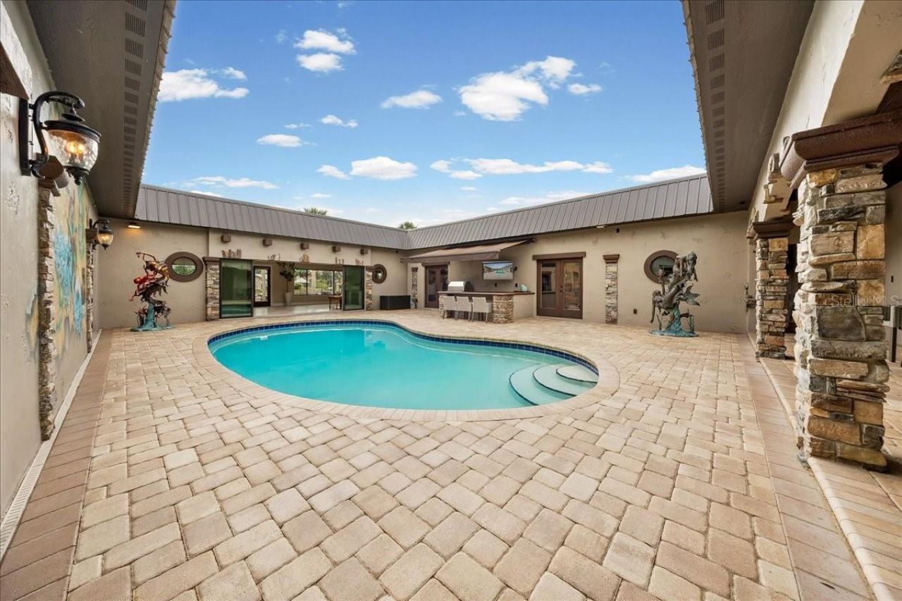 452 SE Paradise Point Road, Crystal River, FL 34429 Photo