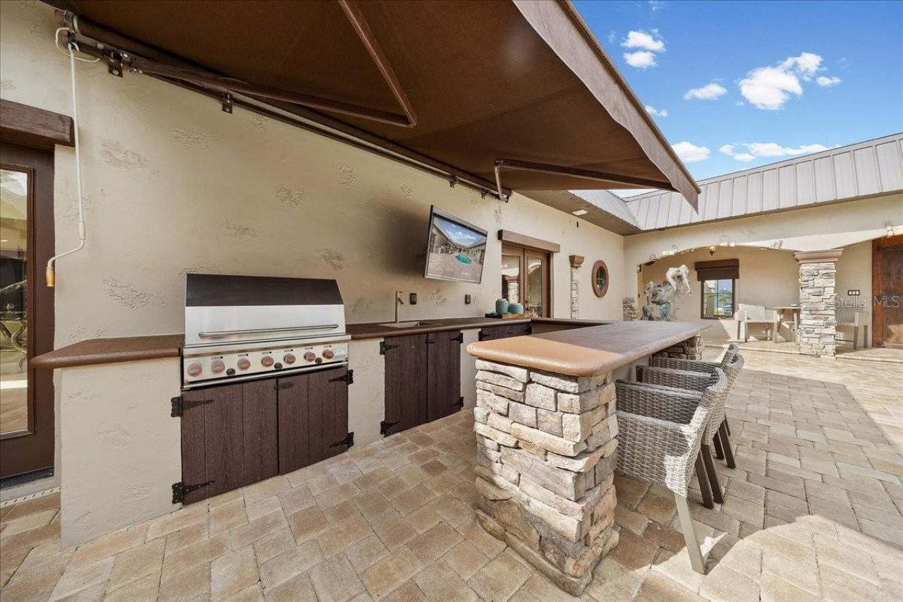 452 SE Paradise Point Road, Crystal River, FL 34429 Photo