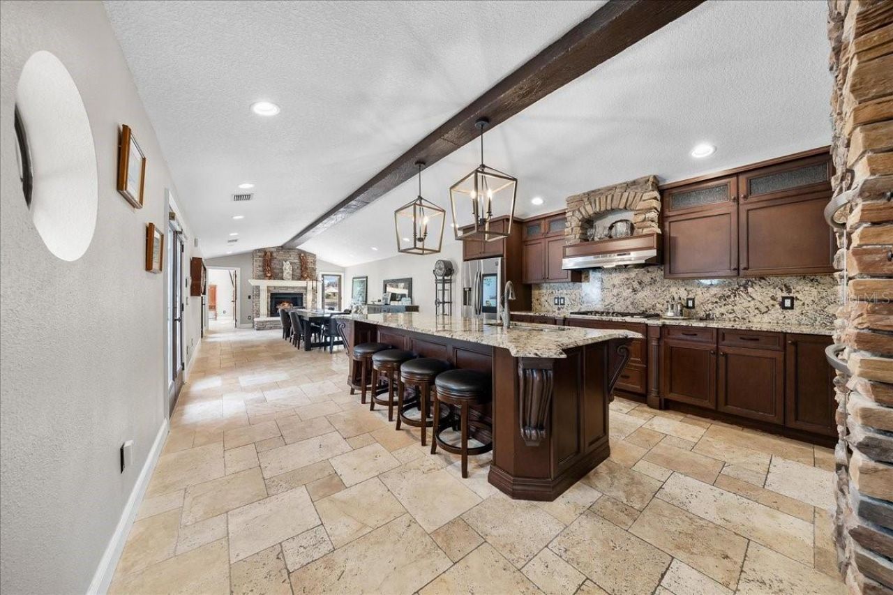 452 SE Paradise Point Road, Crystal River, FL 34429 Photo