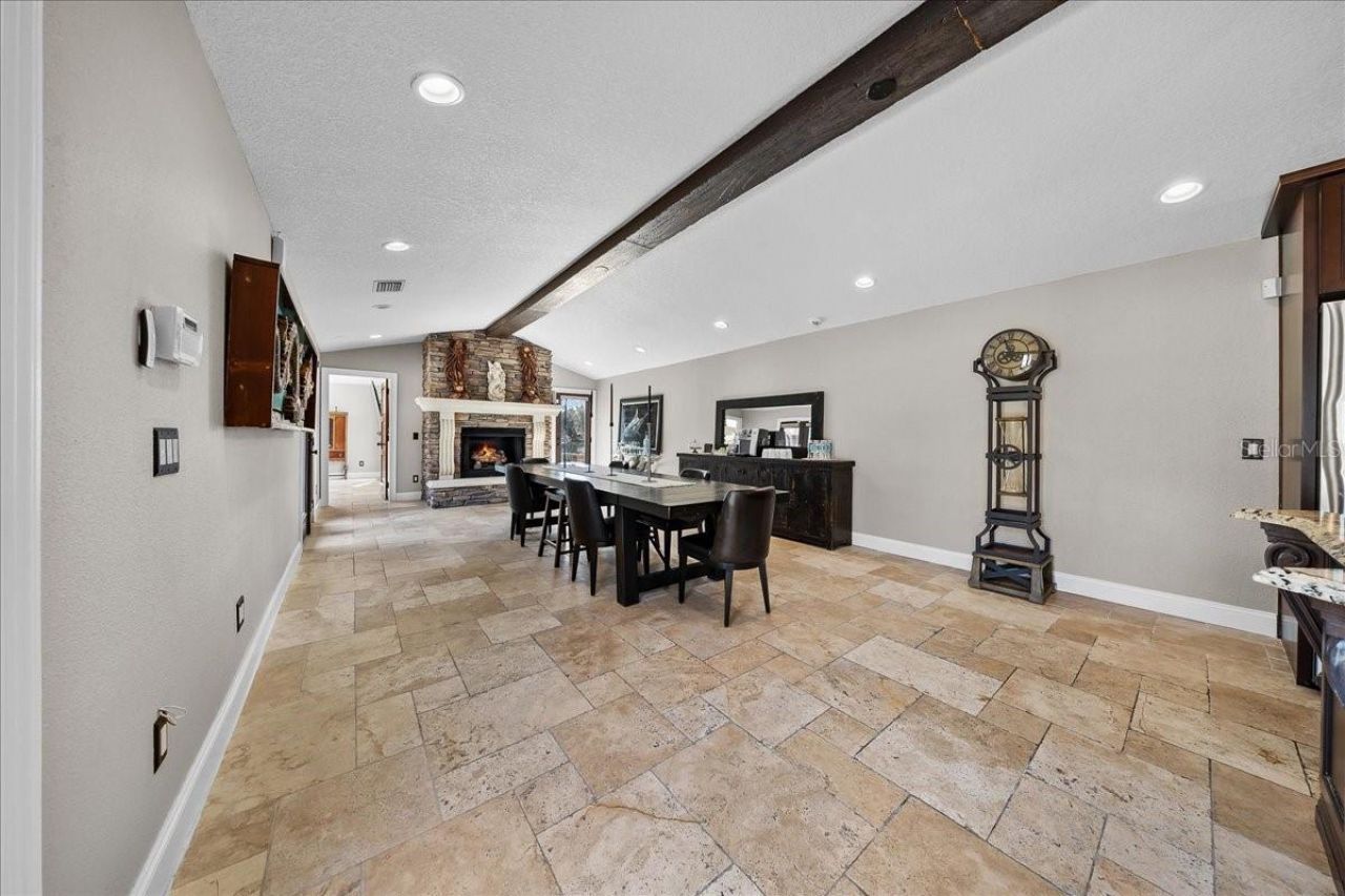 452 SE Paradise Point Road, Crystal River, FL 34429 Photo