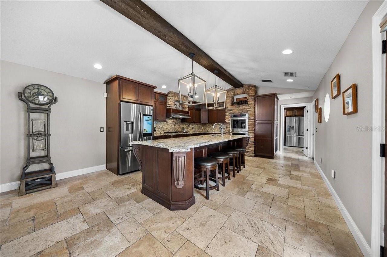 452 SE Paradise Point Road, Crystal River, FL 34429 Photo