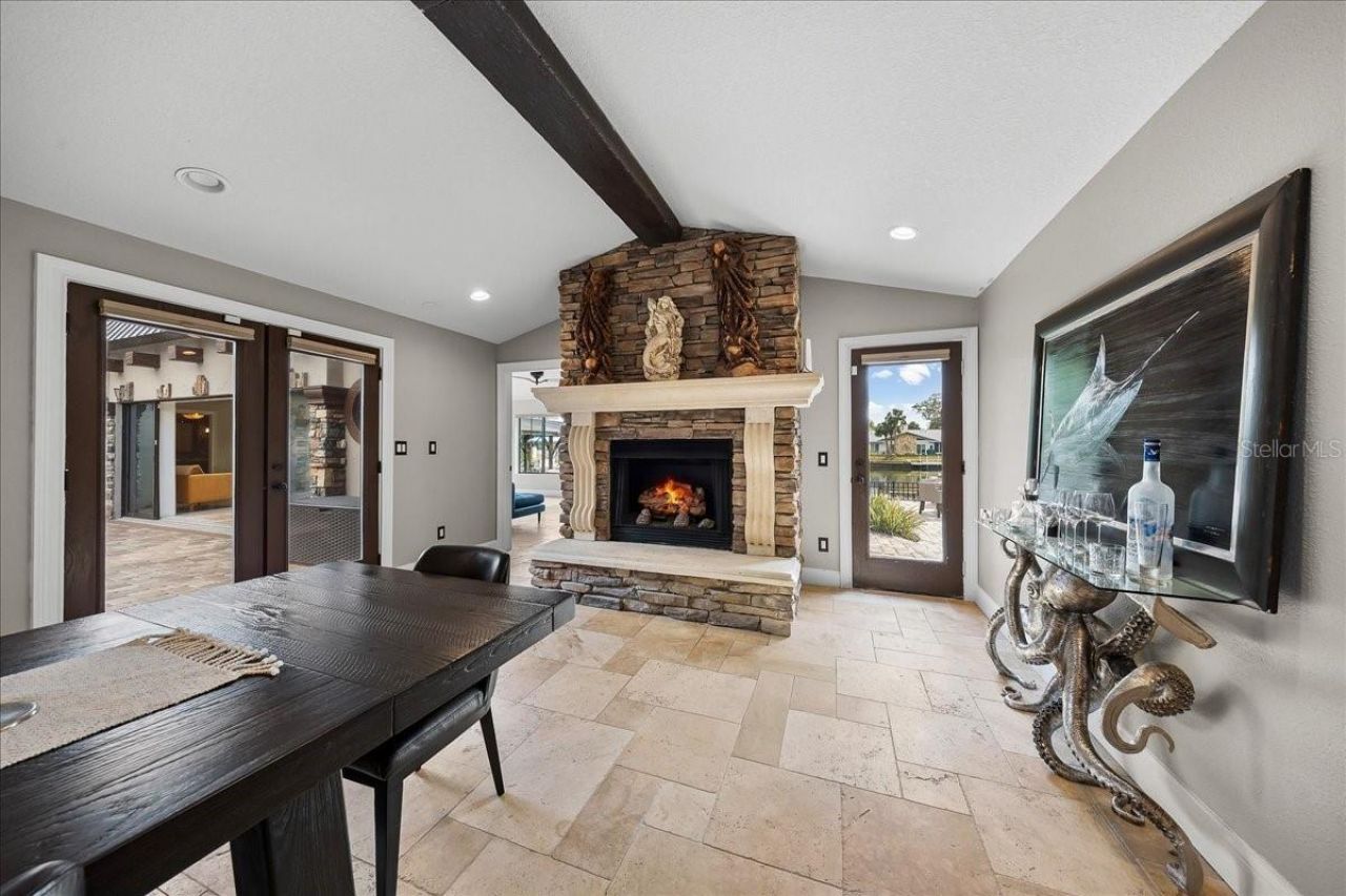 452 SE Paradise Point Road, Crystal River, FL 34429 Photo