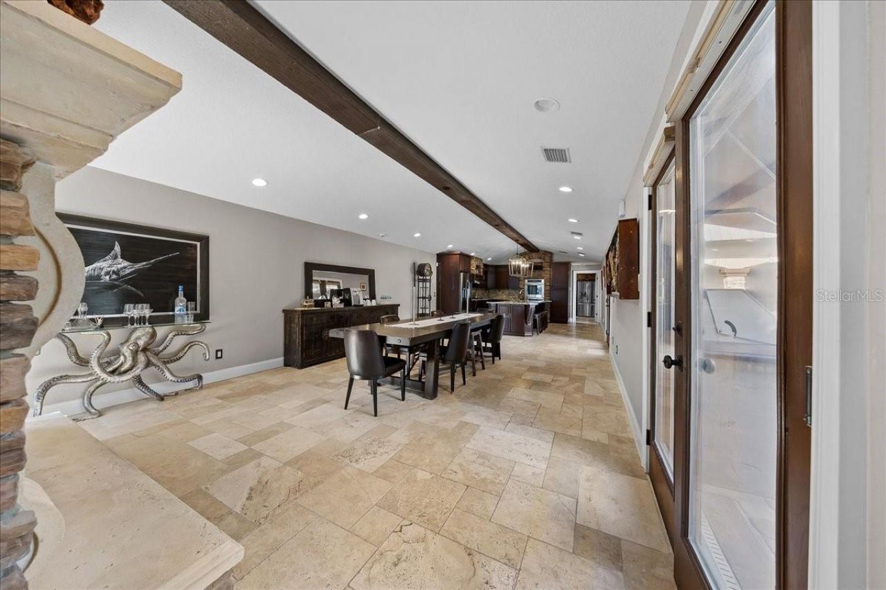 452 SE Paradise Point Road, Crystal River, FL 34429 Photo