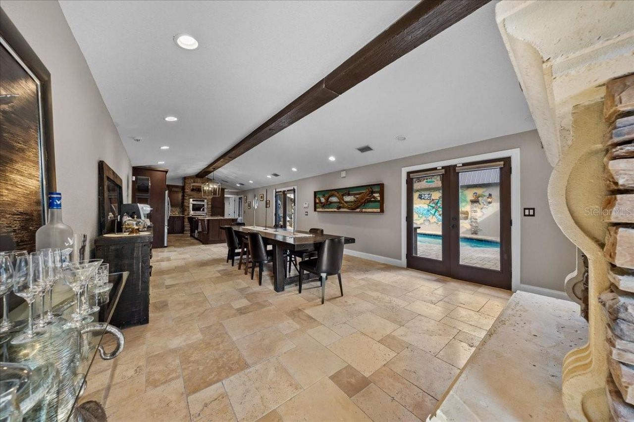 452 SE Paradise Point Road, Crystal River, FL 34429 Photo