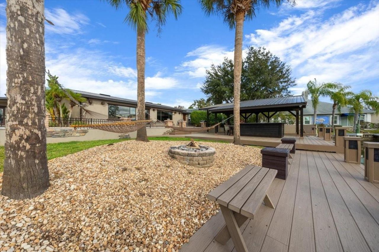 452 SE Paradise Point Road, Crystal River, FL 34429 Photo