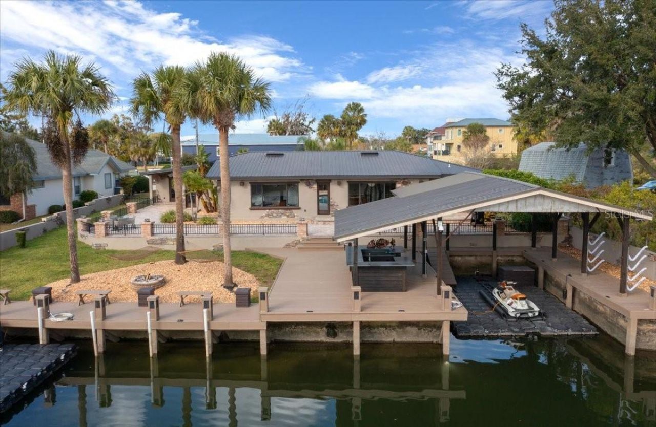 452 SE Paradise Point Road, Crystal River, FL 34429 Photo