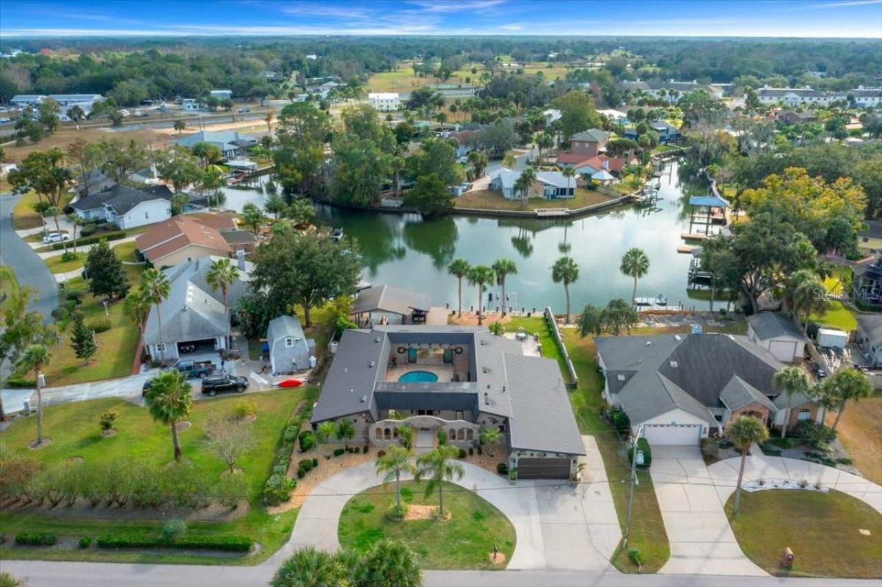 452 SE Paradise Point Road, Crystal River, FL 34429 Photo