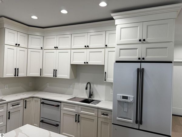 766 Waypoint Circle N, Suttons Bay, MI 49682