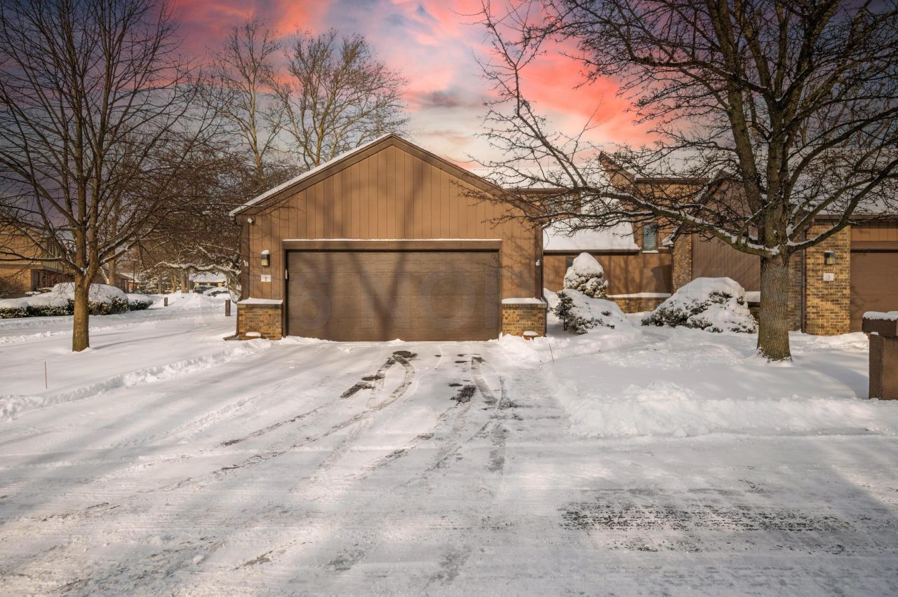 1 Parkview Drive, Perrysburg, OH 43551 Main Photo