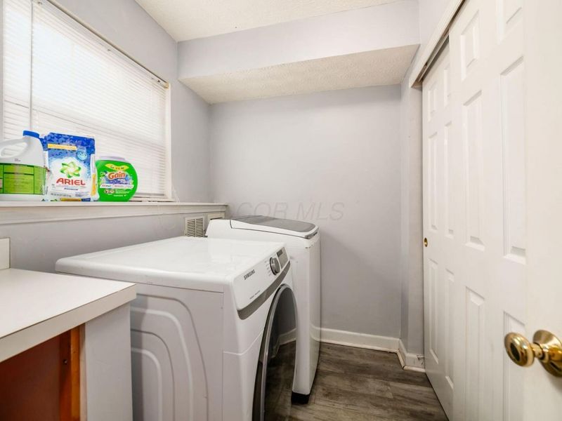 6977 Remsen Drive , Canal Winchester, OH 43110 Photo 4