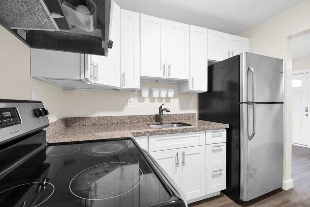 2466 Taylor Street, Unit 205, 2B, 3, Hollywood, FL 33020 Photo