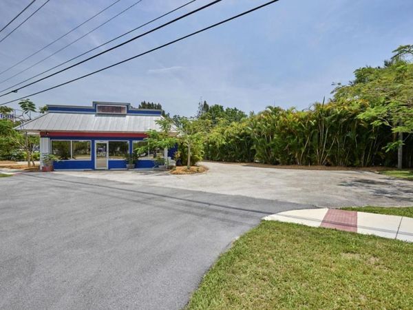 2095 NW Federal Highway, Jensen Beach, FL 34957