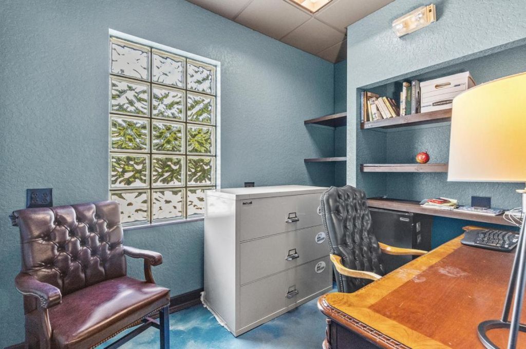 2095 NW Federal Highway, Jensen Beach, FL 34957 Photo