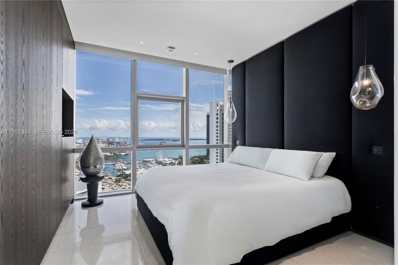 851 NE 1st Ave, Unit 3411, Miami, FL 33132 Photo