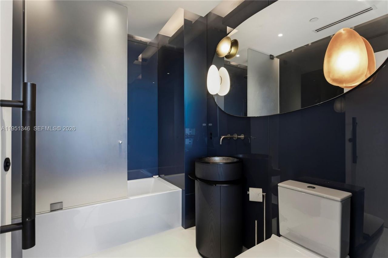 851 NE 1st Ave , Unit 3411, Miami, FL 33132 Photo