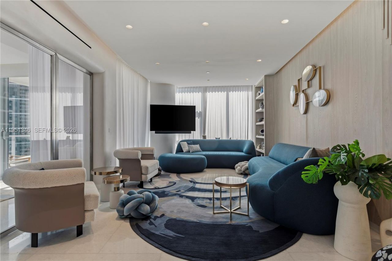 851 NE 1st Ave, Unit 3411, Miami, FL 33132 Photo