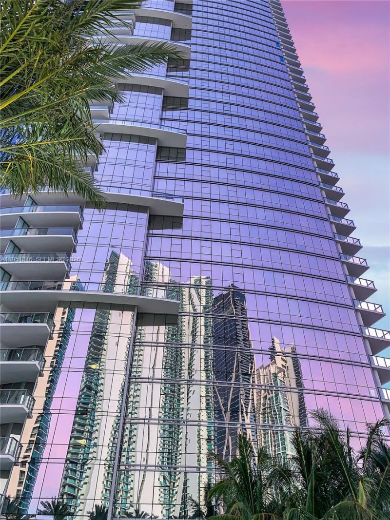 851 NE 1st Ave, Unit 3411, Miami, FL 33132 Photo