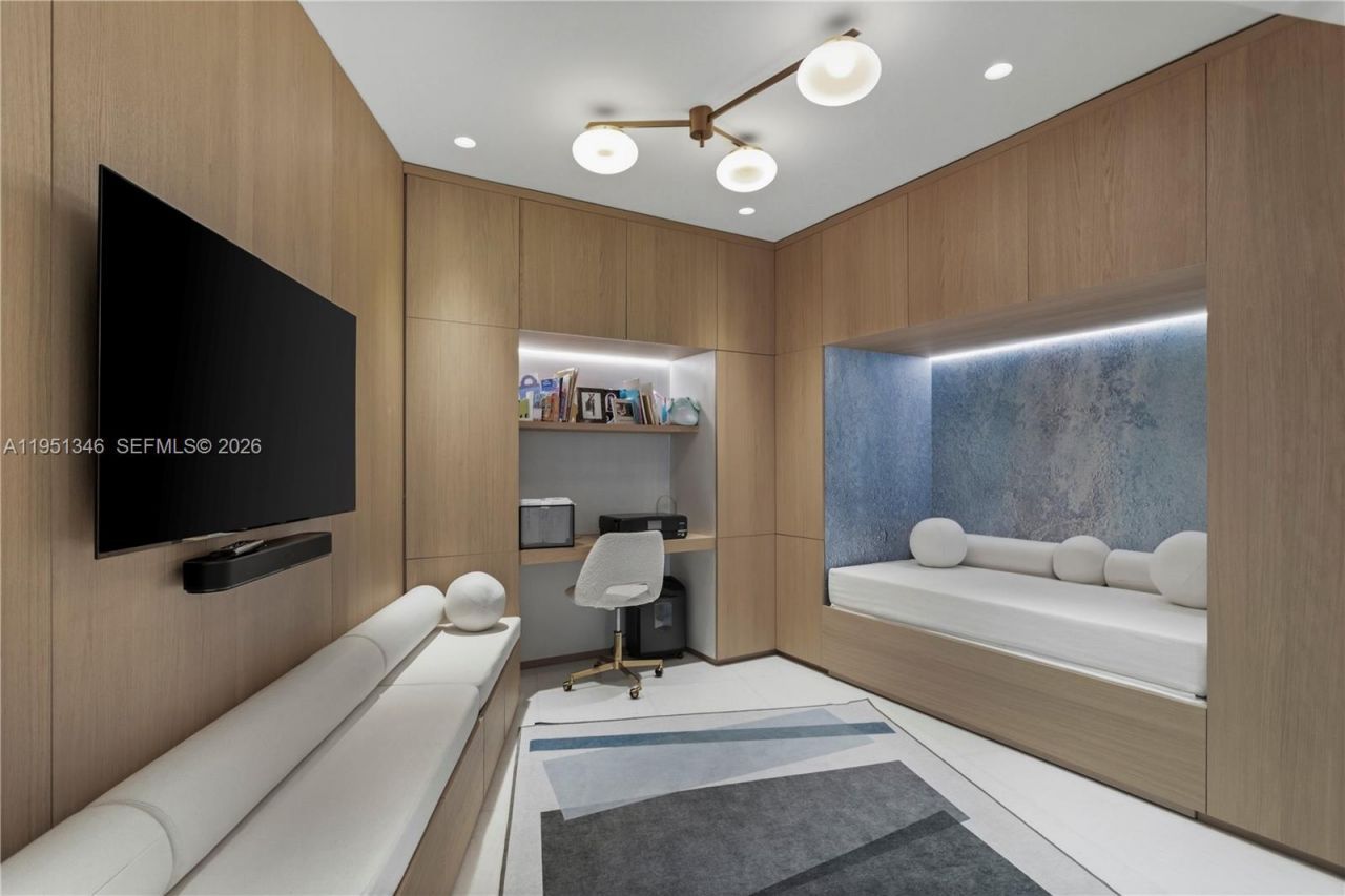 851 NE 1st Ave , Unit 3411, Miami, FL 33132 Photo