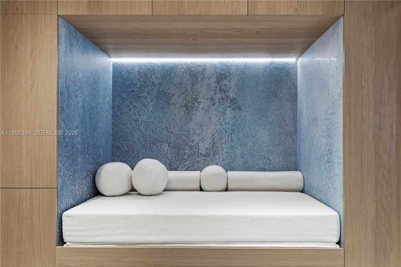 851 NE 1st Ave , Unit 3411, Miami, FL 33132 Photo