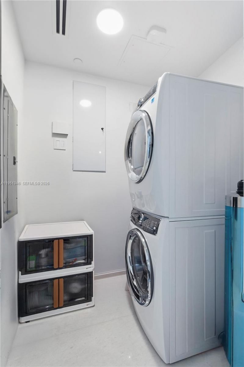 851 NE 1st Ave , Unit 3411, Miami, FL 33132 Photo