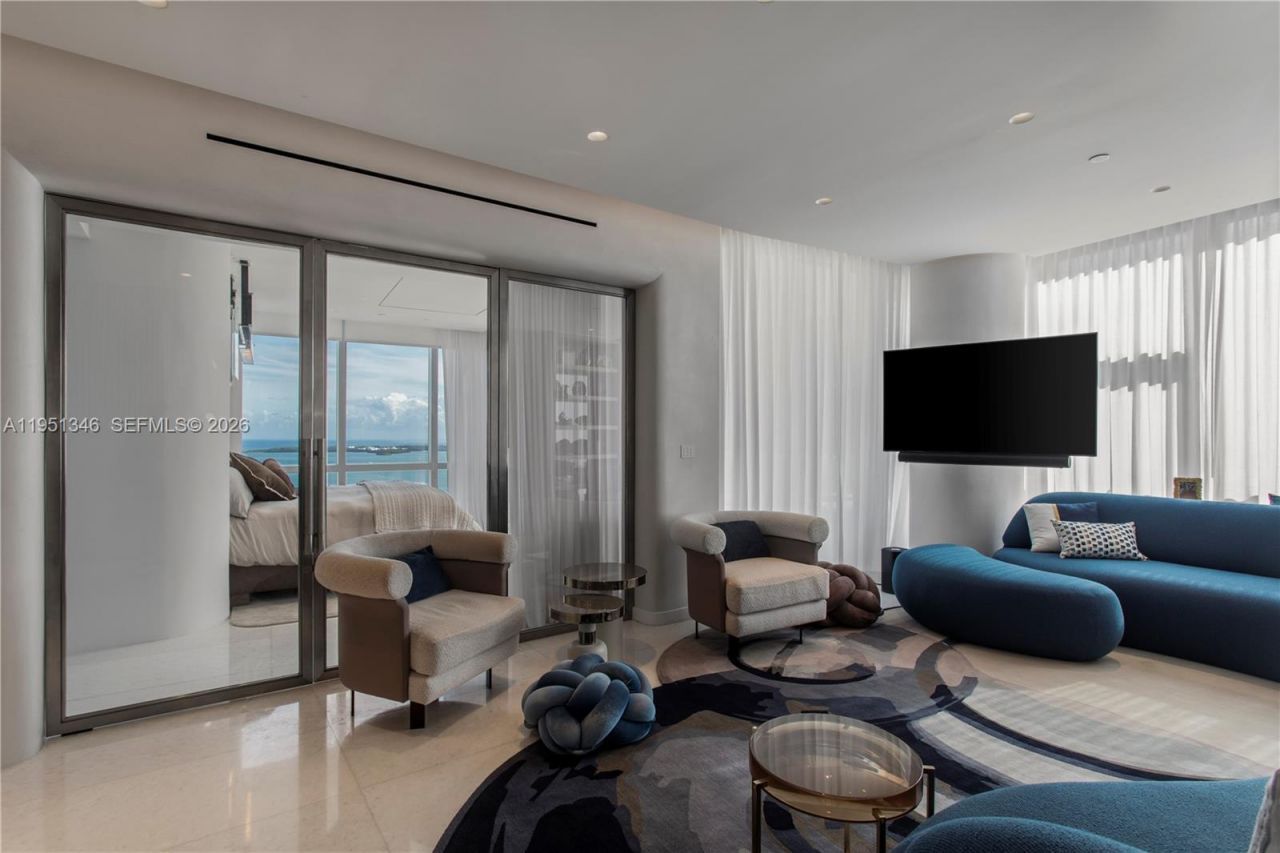 851 NE 1st Ave , Unit 3411, Miami, FL 33132 Photo