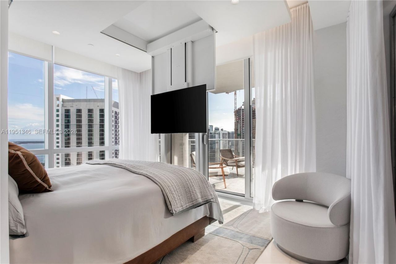 851 NE 1st Ave , Unit 3411, Miami, FL 33132 Photo