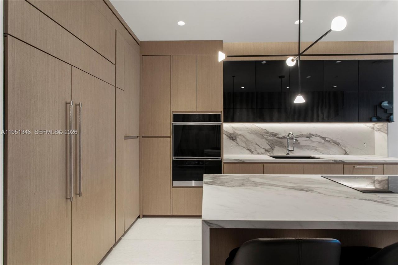 851 NE 1st Ave , Unit 3411, Miami, FL 33132 Photo