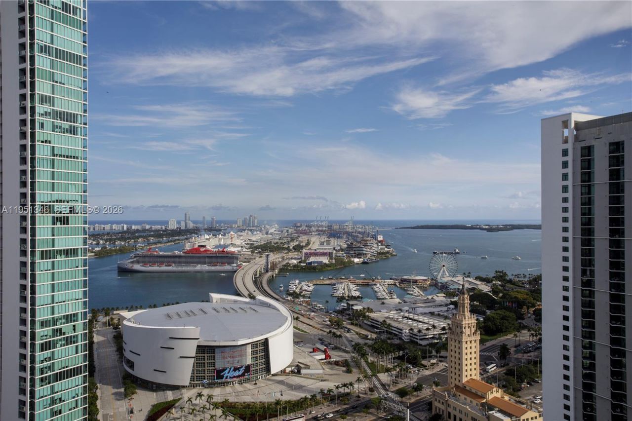 851 NE 1st Ave , Unit 3411, Miami, FL 33132 Photo