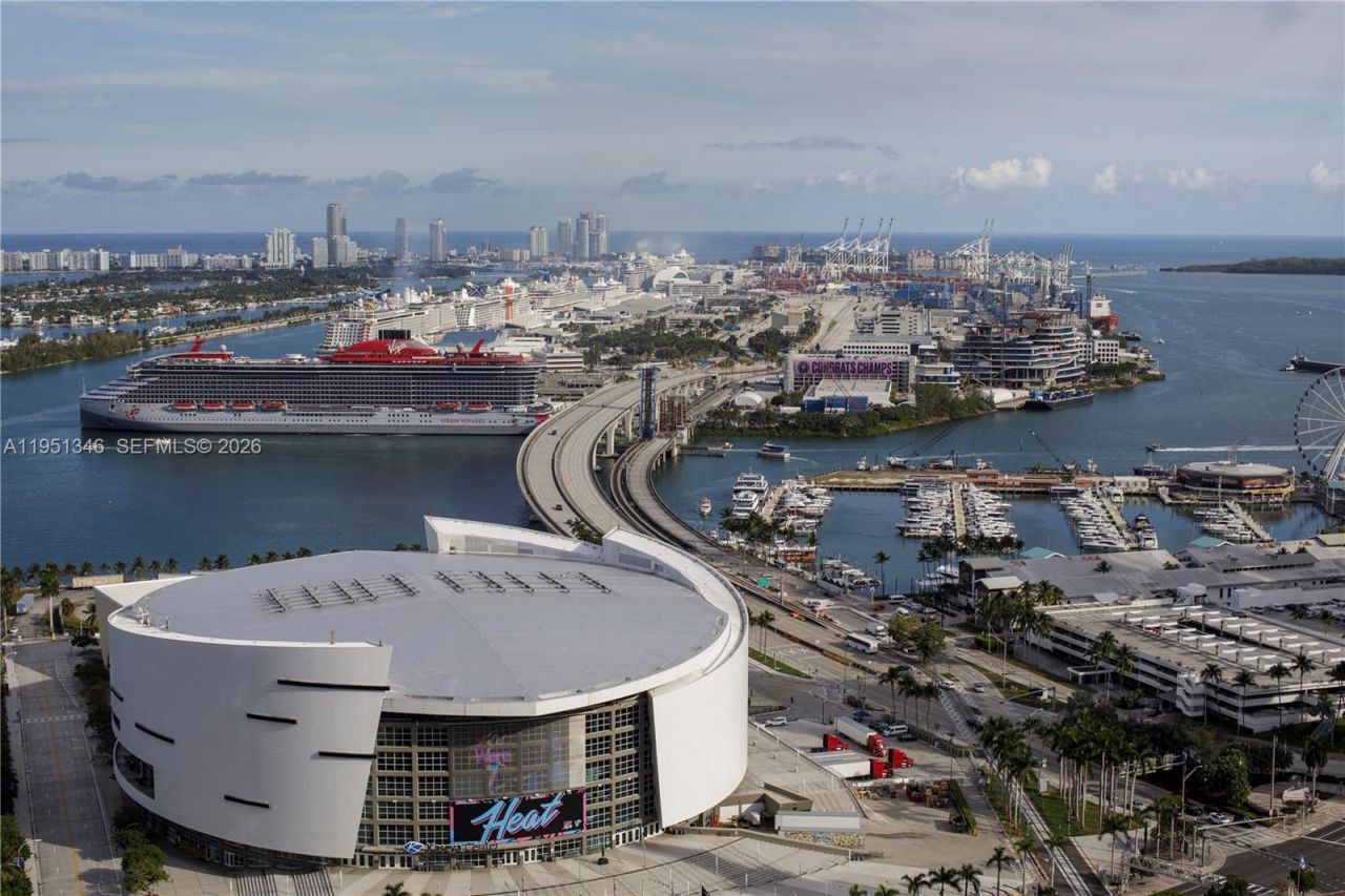 851 NE 1st Ave , Unit 3411, Miami, FL 33132 Photo