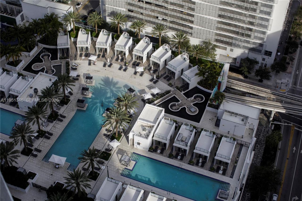 851 NE 1st Ave , Unit 3411, Miami, FL 33132 Photo