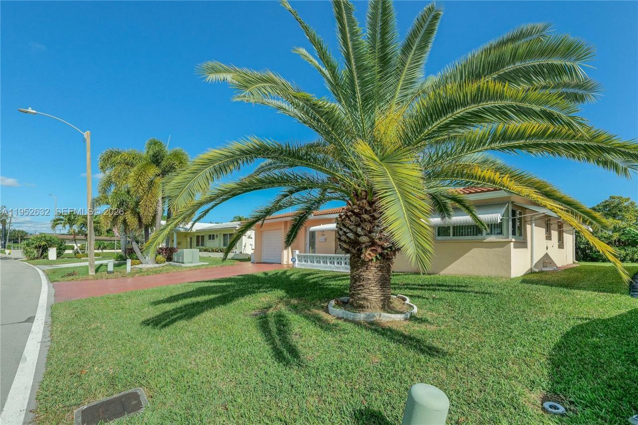 4904 Mainland Dr, Tamarac, FL 33319 Photo