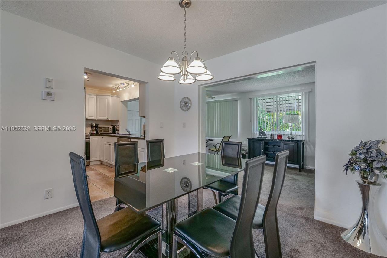 4904 Mainland Dr, Tamarac, FL 33319 Photo