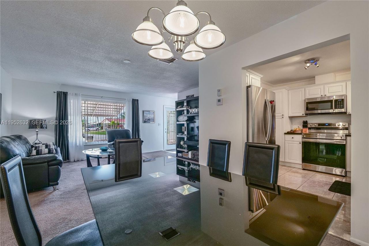 4904 Mainland Dr, Tamarac, FL 33319 Photo