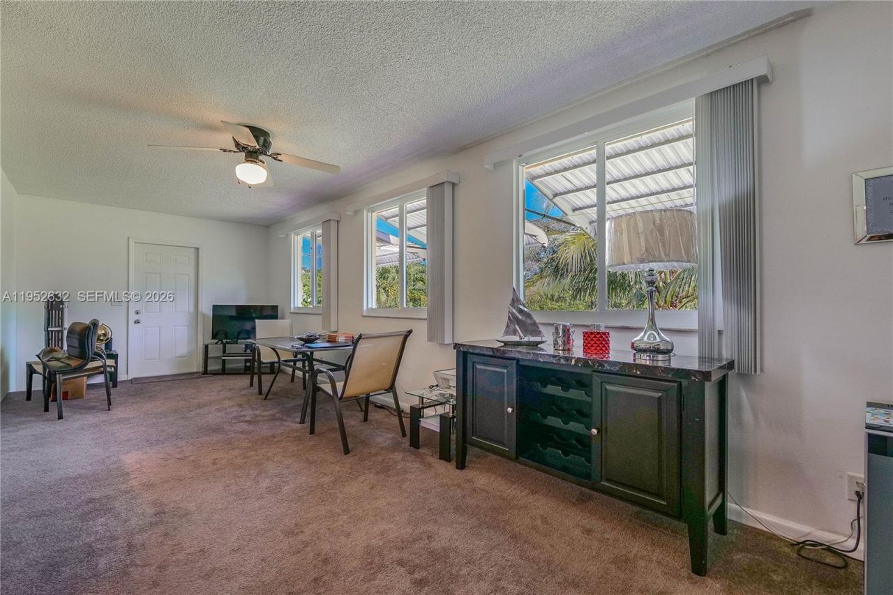 4904 Mainland Dr, Tamarac, FL 33319 Photo