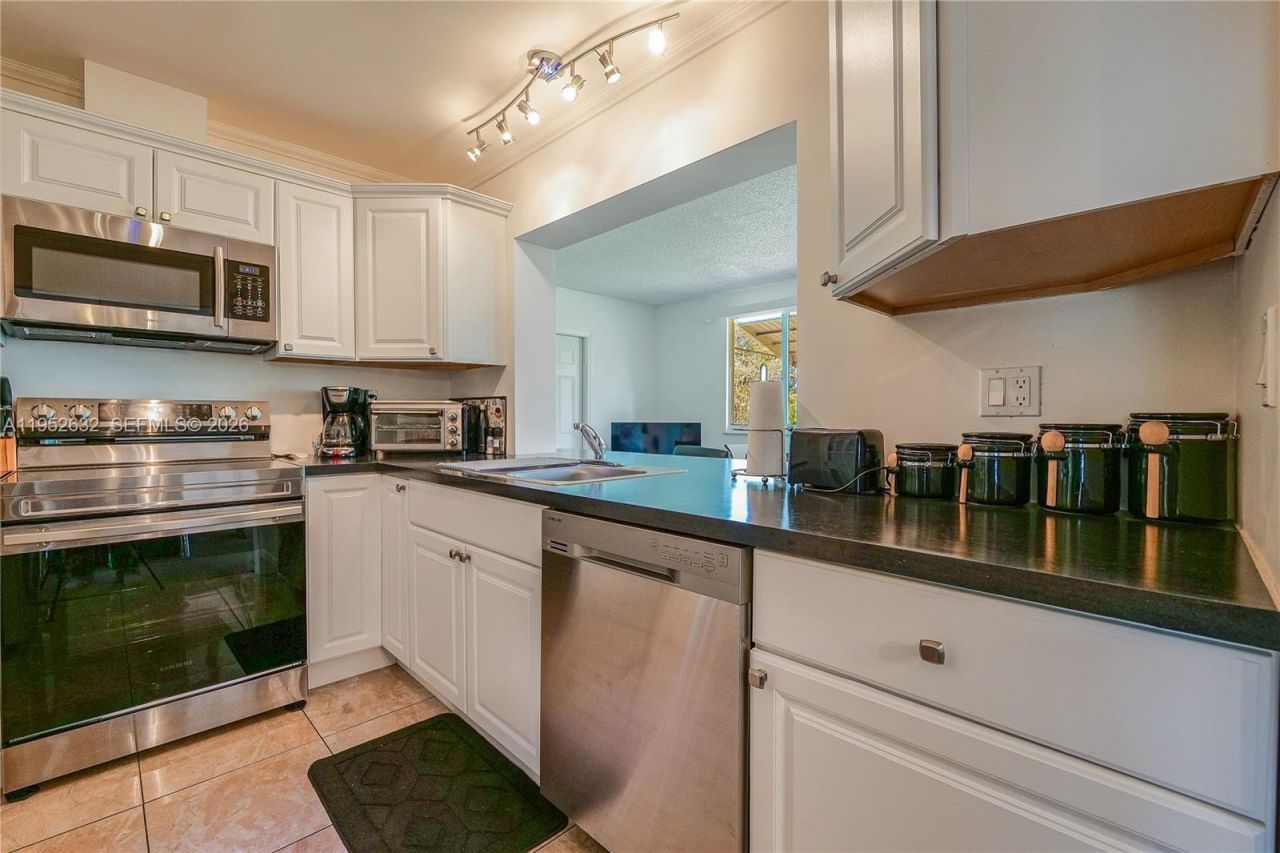 4904 Mainland Dr, Tamarac, FL 33319 Photo