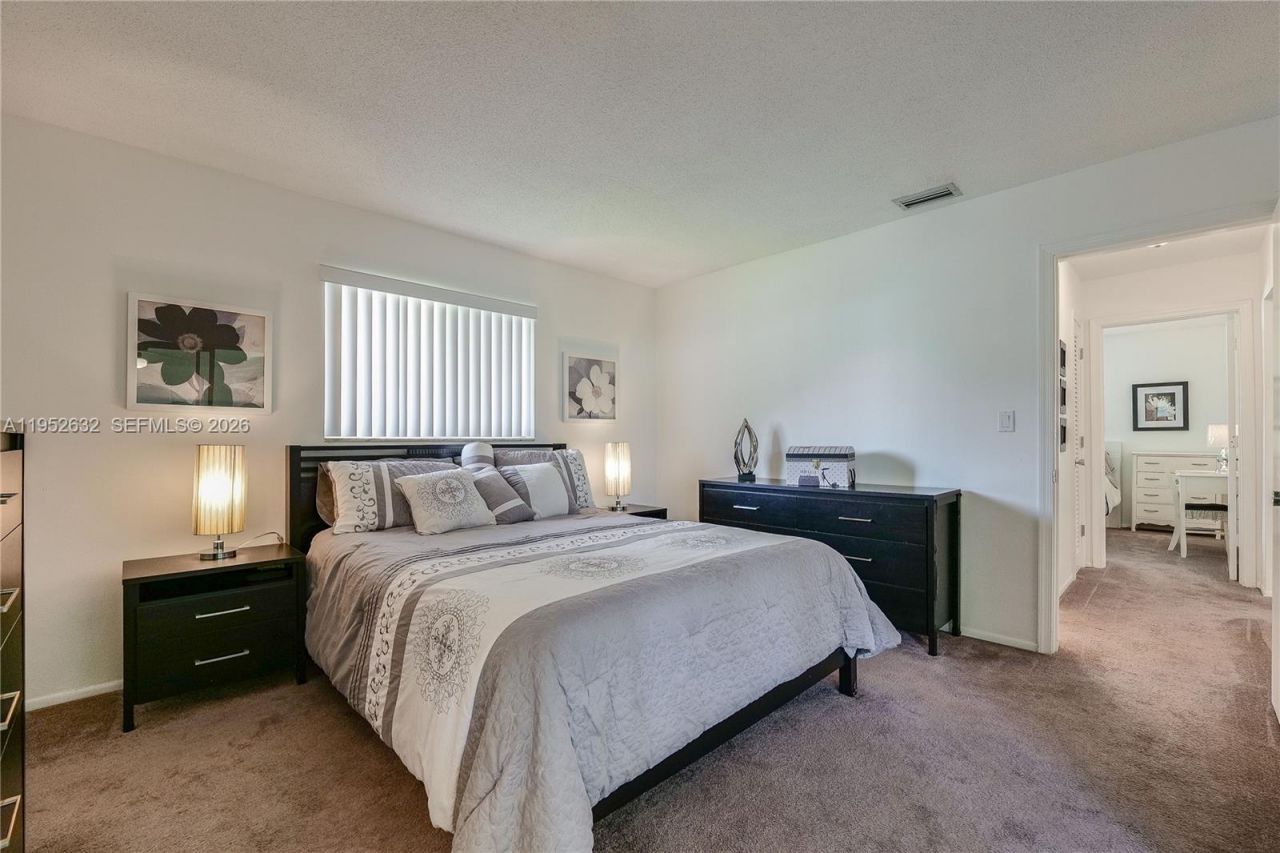 4904 Mainland Dr, Tamarac, FL 33319 Photo