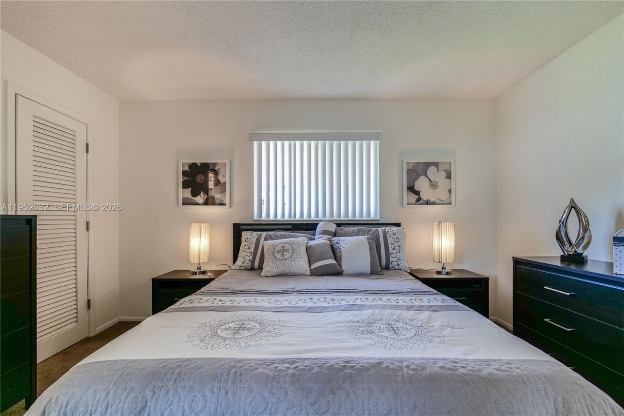 4904 Mainland Dr, Tamarac, FL 33319 Photo