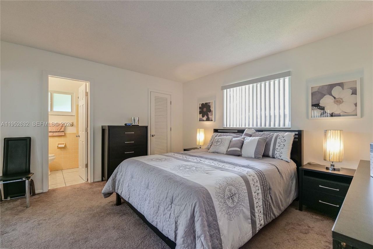 4904 Mainland Dr, Tamarac, FL 33319 Photo